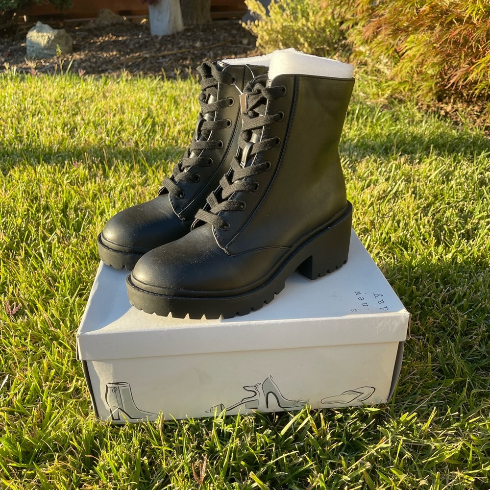 NWT Black Brie Combat Boots
